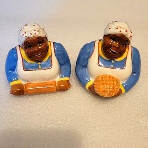 Ceramic salt& pepper shakers